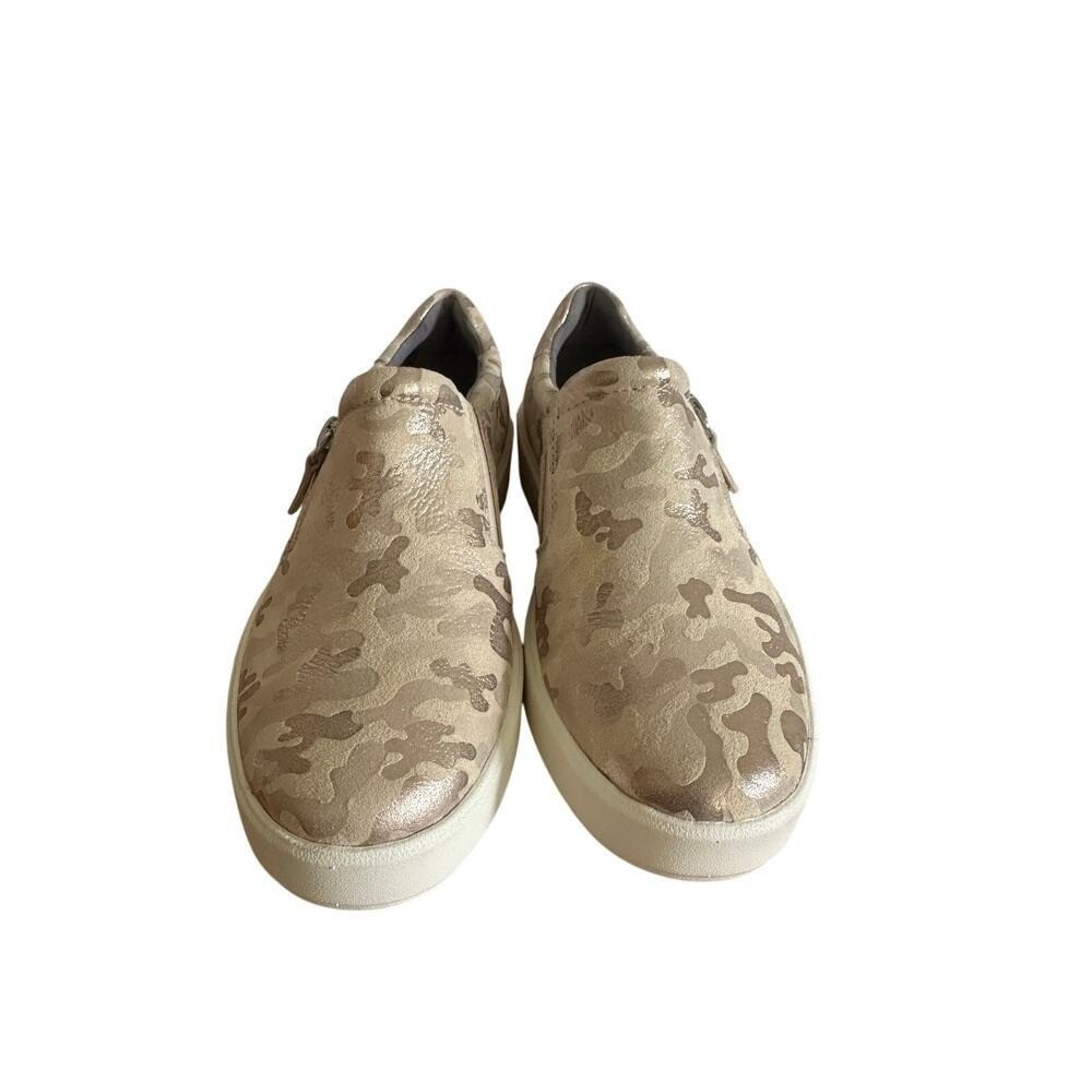 Clarks Layton Camo Slip-On Sneakers Sz 6; Neutral, Minimalist, Comfort